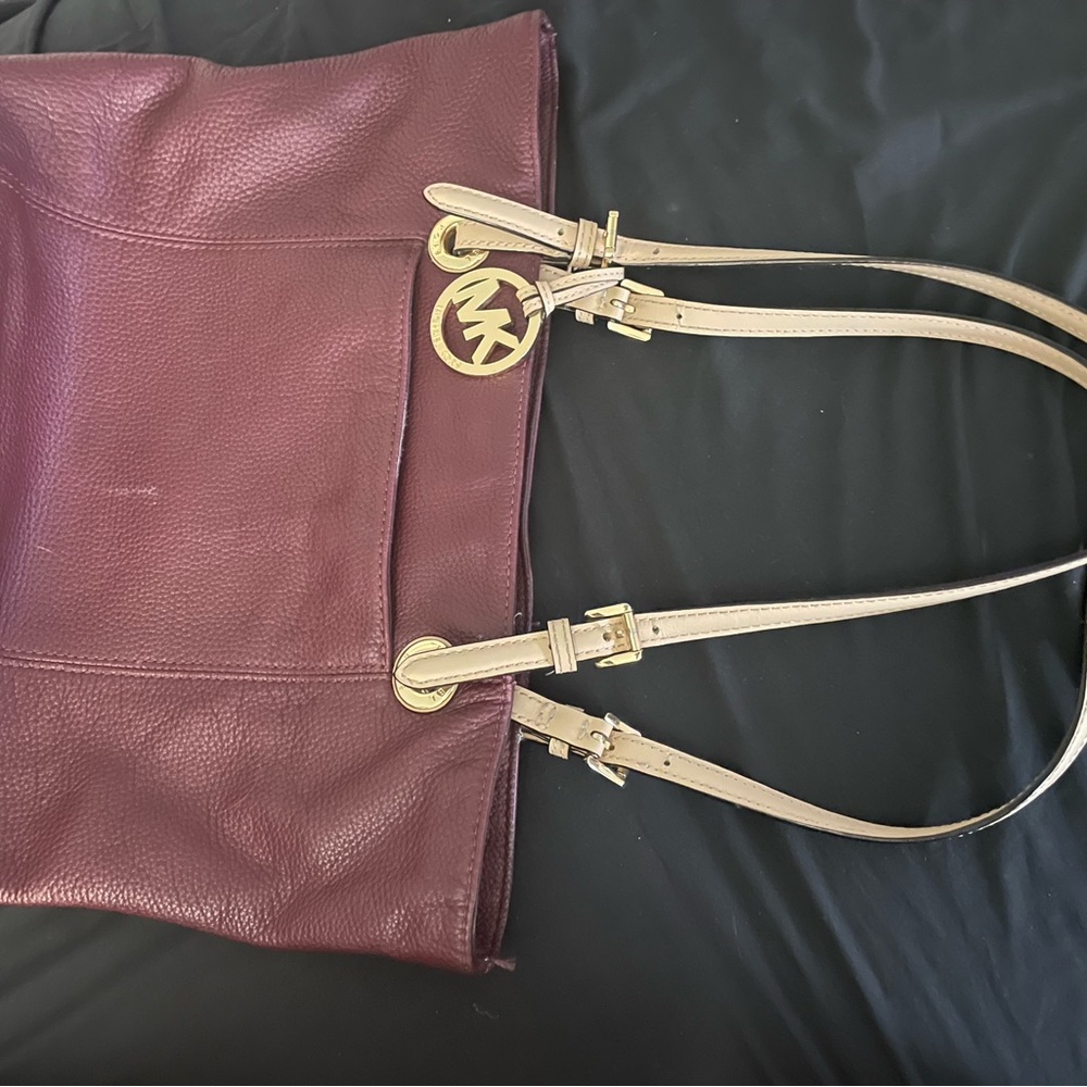 Michael Kors Red and Gold Shoulder Bag with Luxurious Leather Finish